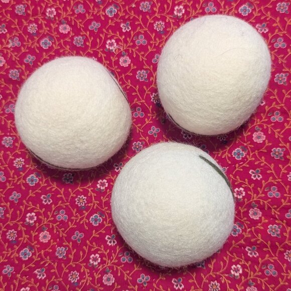 New Lavender Embroidered Wool Dryer Balls Set of 3 Sustainable Laundry - Picture 3 of 4